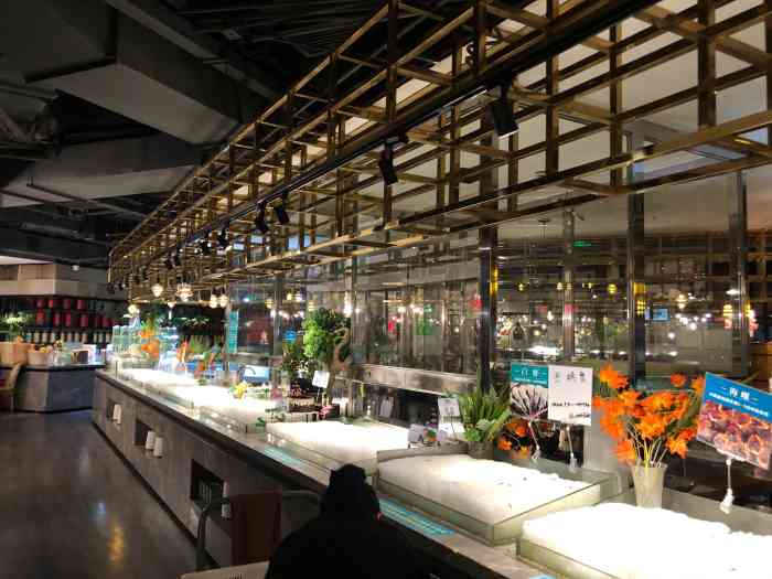 遇上西雅图多融合海鲜自助餐厅(中房金谊广场店"今天工作日中午99元