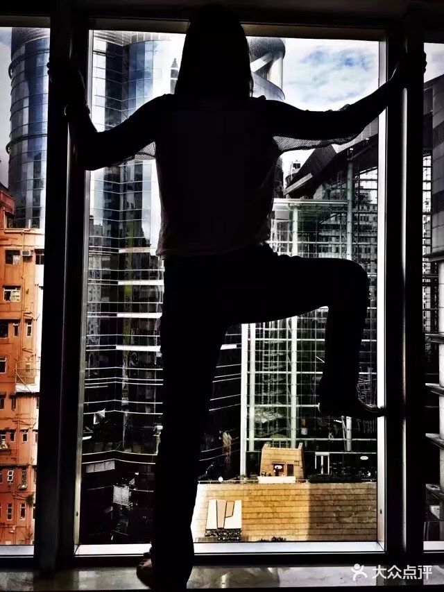 离旺角地铁站很近,交通出行很方便。楼下饭.