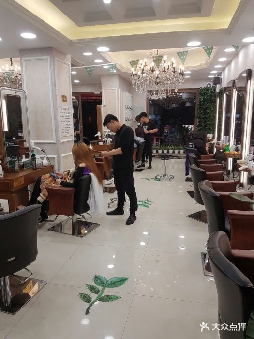 香港尊尼美发廊设计(聊城路店)图片