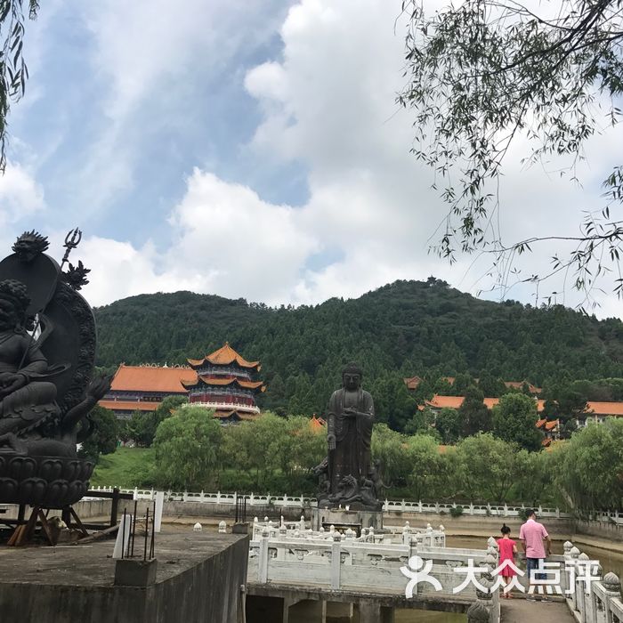 龙泉山风景区