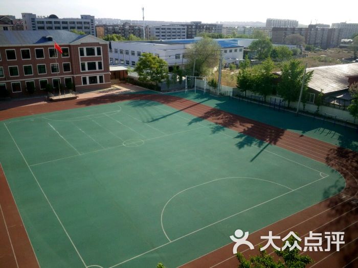 大连市甘井子区机场前小学图片 第1张