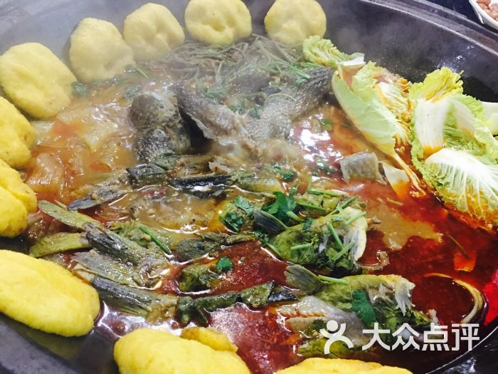 东北铁锅炖鱼村(宋庄店)