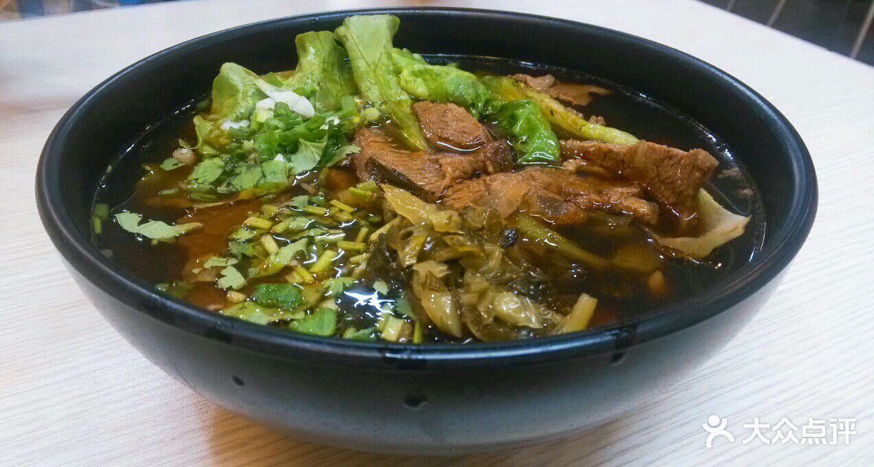 老坛酸菜牛肉面酸菜牛肉面图片 - 第1张