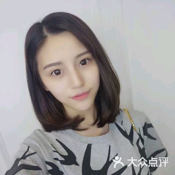 波普造型大学生美女图片 - 第4张