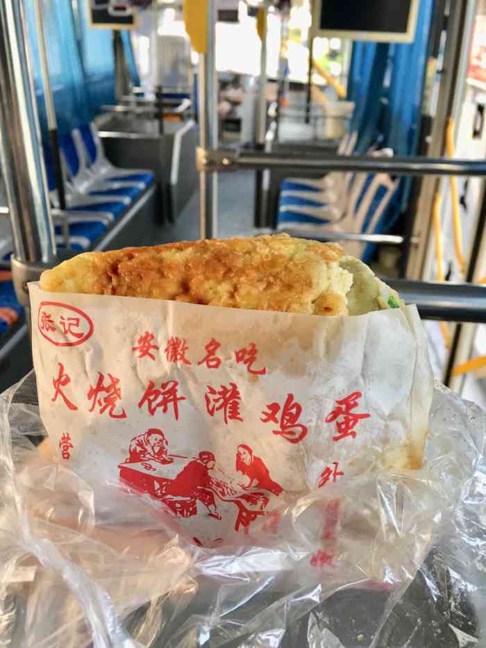 张先生火烧饼灌鸡蛋-"早上经常过来买张先生火烧饼灌鸡蛋,价格是.