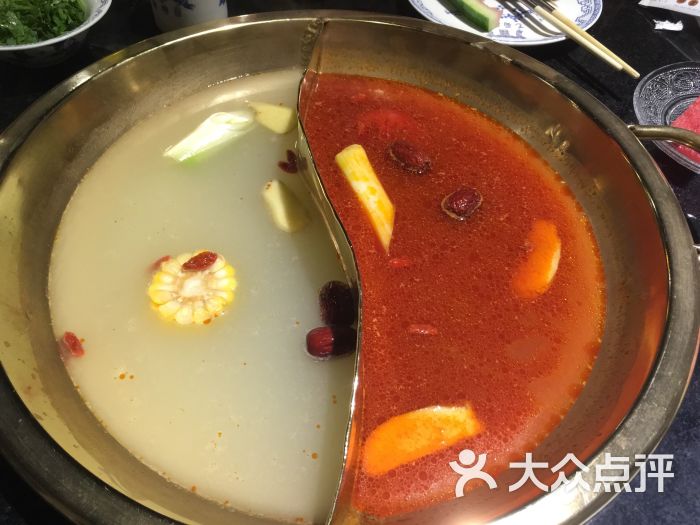 巴蜀隆门火锅(南京西路店)-排骨番茄锅图片