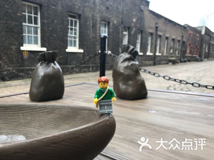 伦敦塔:值得一去哦,里面很多展览,可以.伦敦景点