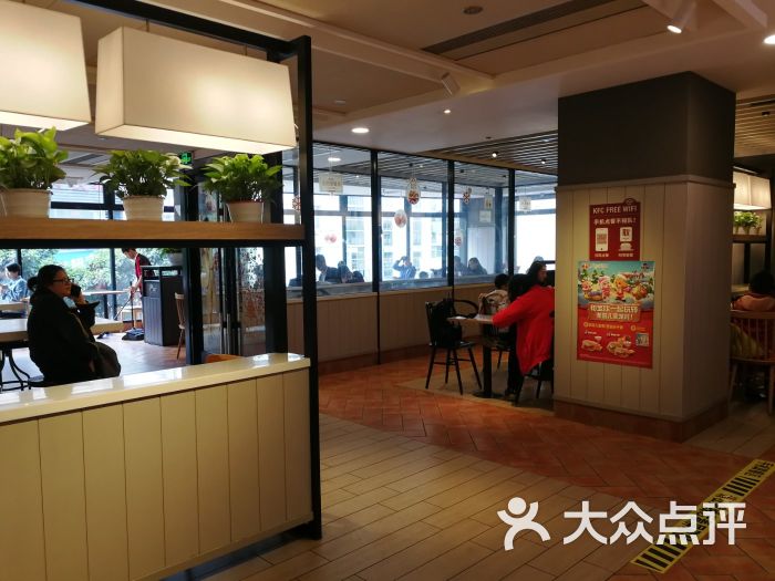 肯德基(石牌东店)大堂图片 第3张