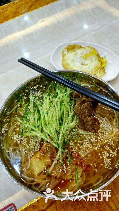牛肉黄麦冷面