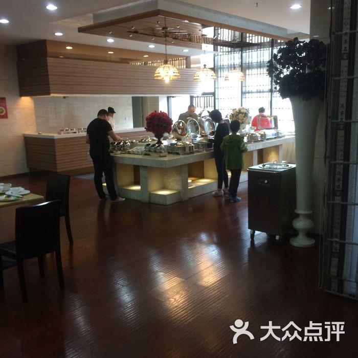 鸣凰国际大酒店