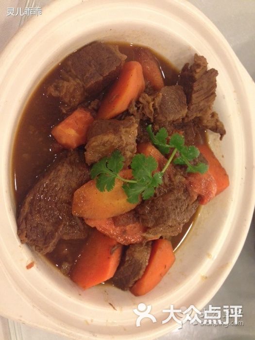 学校附近请吃饭的地方要么就是普通小饭馆,.