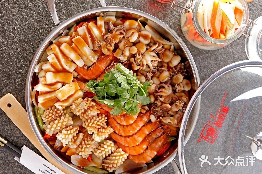 黄记煌三汁焖锅官网