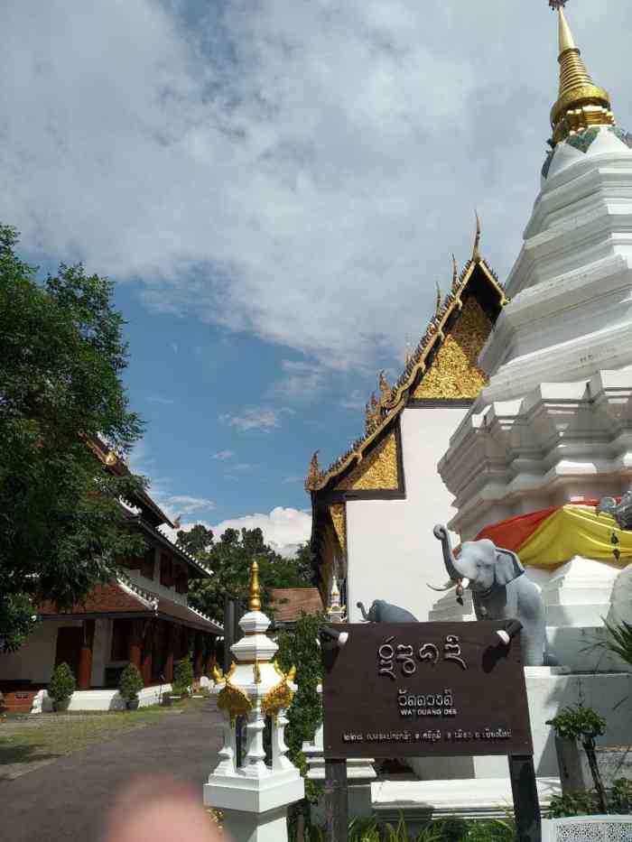 洛柯寺-"清迈古城里有很多寺庙,所以出门穿夹脚拖是.