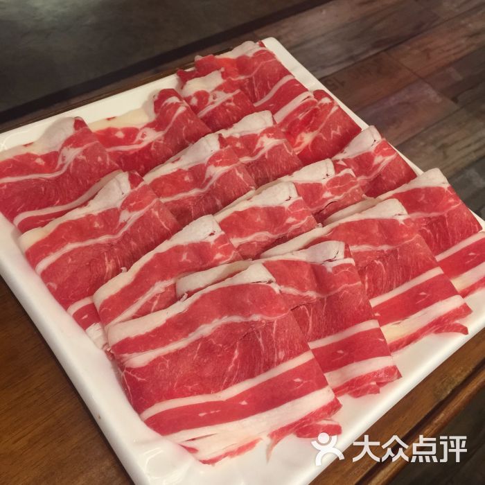 相间肥牛