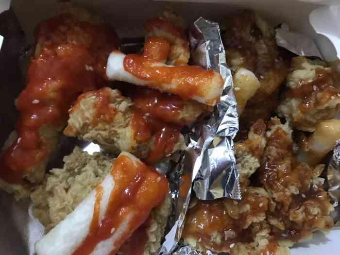 打分 点的外卖,炸鸡味道一般,酱的味道也一般,不太好吃