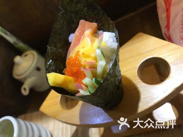 香芒三文鱼手卷