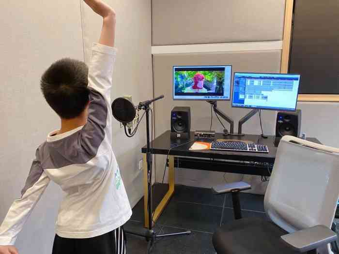 宝熊部落·舍鱼少儿配音少儿口才"孩子试听了周围三家机构,都是团体