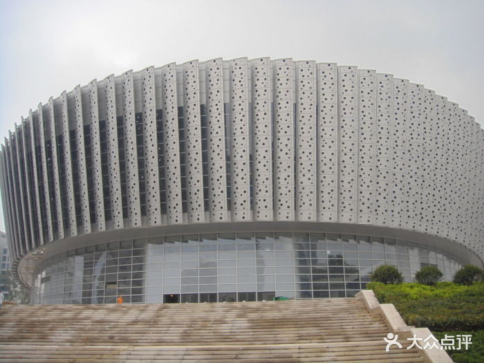 山大中心校区体育馆-北门入口图片-济南运动健身-大众点评网