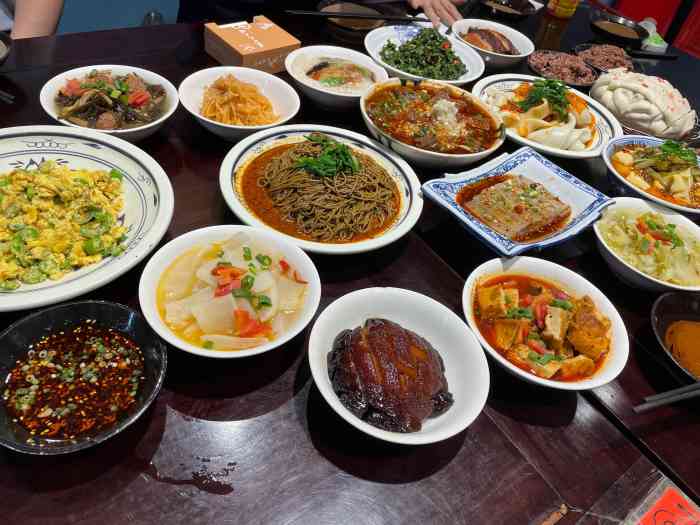 蓝田九大碗民俗食府-"去过很多这家店.环境不用说很有