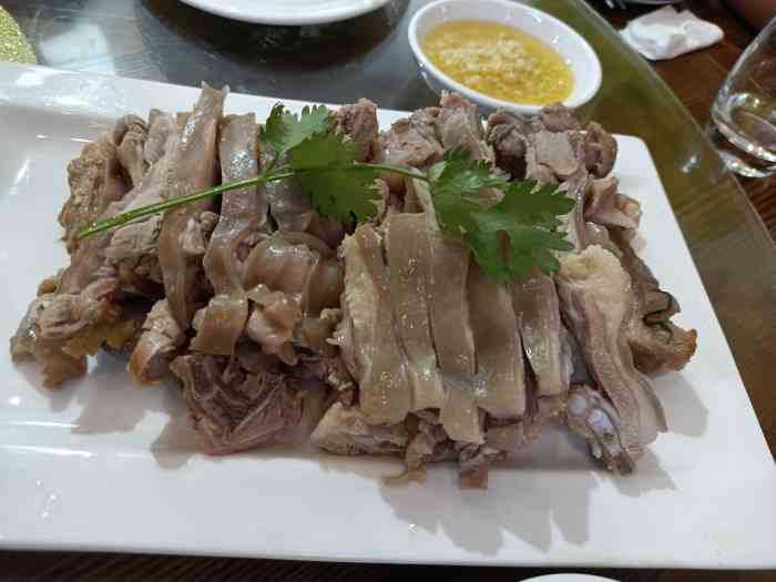 正宗盐焗羊肉馆(海甸岛店)-"一斤盐焗羊肉108元,给我两个羊蹄几块骨.