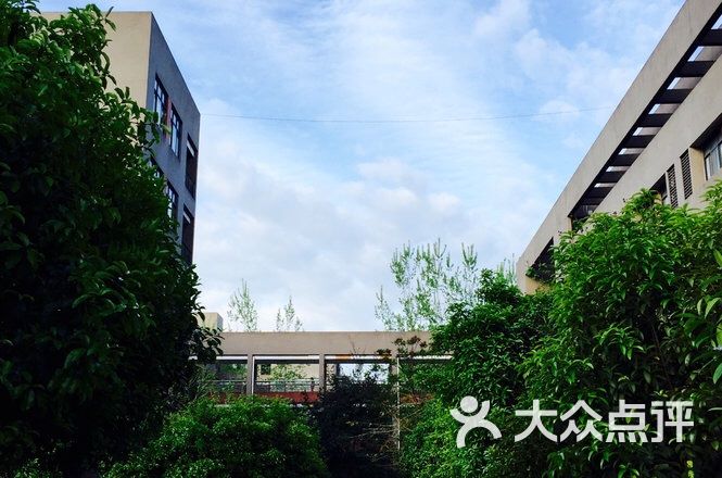 西华大学(彭州校区)图片 - 第2张