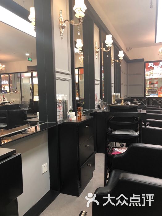 美发师怎么考？有什么作用？报考政策条件要求德信体育- 德信体育官方网站- 德信体育APP下载 DEXIN SPORTS