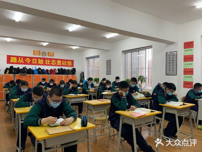 大连佰圣高级中学图片