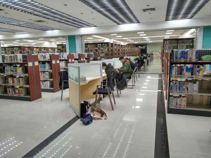 重庆科技学院图书馆-"书很多,环境很棒,有热水,厕所