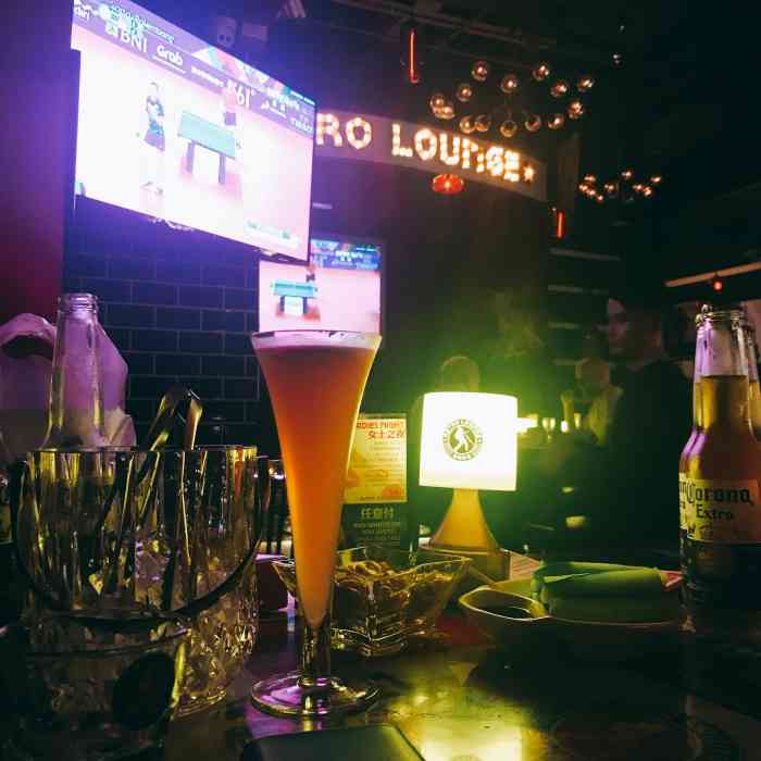 洛城往事酒吧the retro lounge-"生活中不是缺少美,是