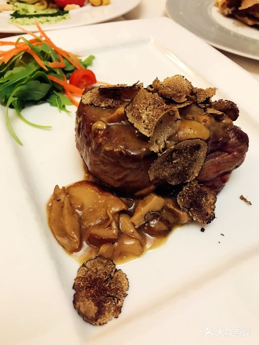 黑松露菲力牛排
