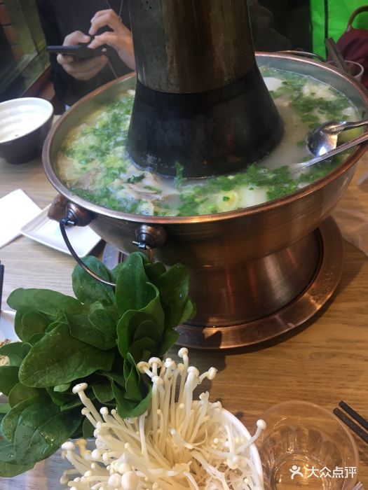 刘记弟兄龙虾·炭火铜炉羊肉锅(秦虹路店)铜炉羊肉火锅图片 - 第18张