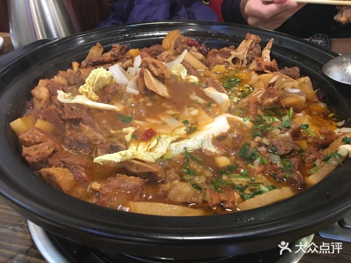 闯关东牛排牛尾一锅香图片