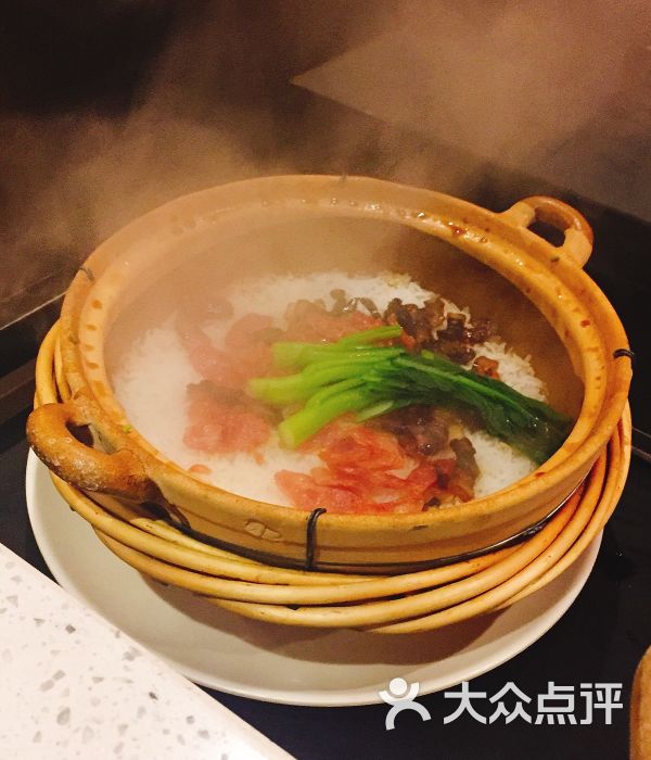 皇上皇腊味煲仔饭