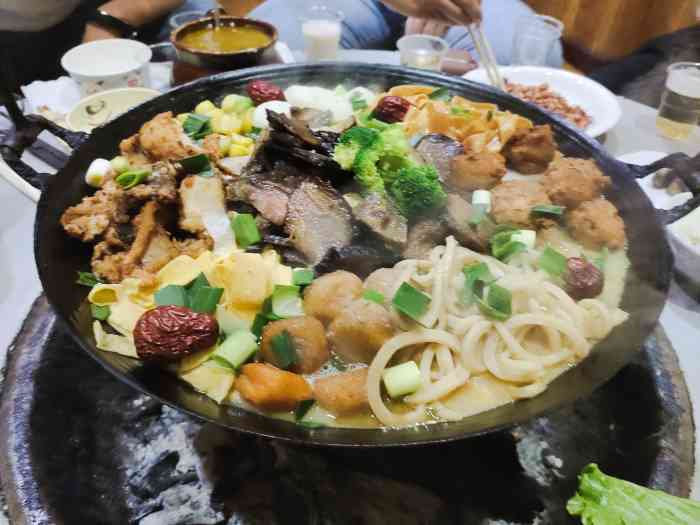 胜利吊锅城(体委店"在罗田爬山怎么能错过最出名的罗田吊锅呢.