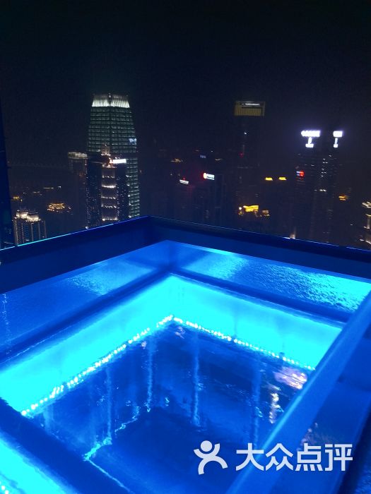 重庆解放碑威斯汀酒店-无边界泳池图片