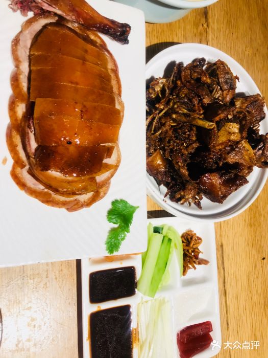 草窝烤鸭(满都海店)图片