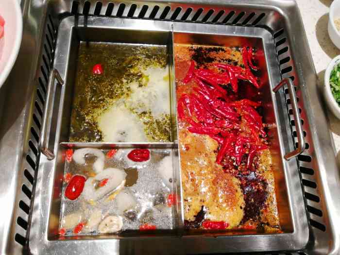沸悦鲜火锅(万象城店)-"很荣幸中了霸王餐!和俩个朋友晚上7点多.