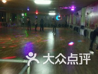 金溪县天天溜冰场
