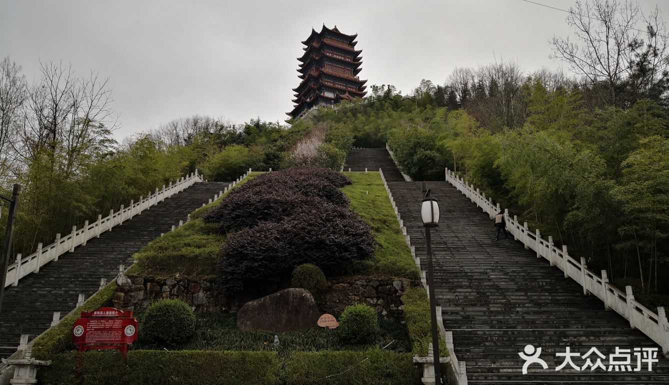 开车直接上山去了文笔山公园,公园是免费的