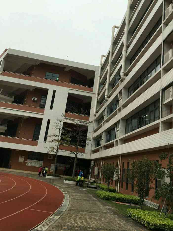 广州市第九十七中学-"校园装修中,但也不大搞到太脏,.