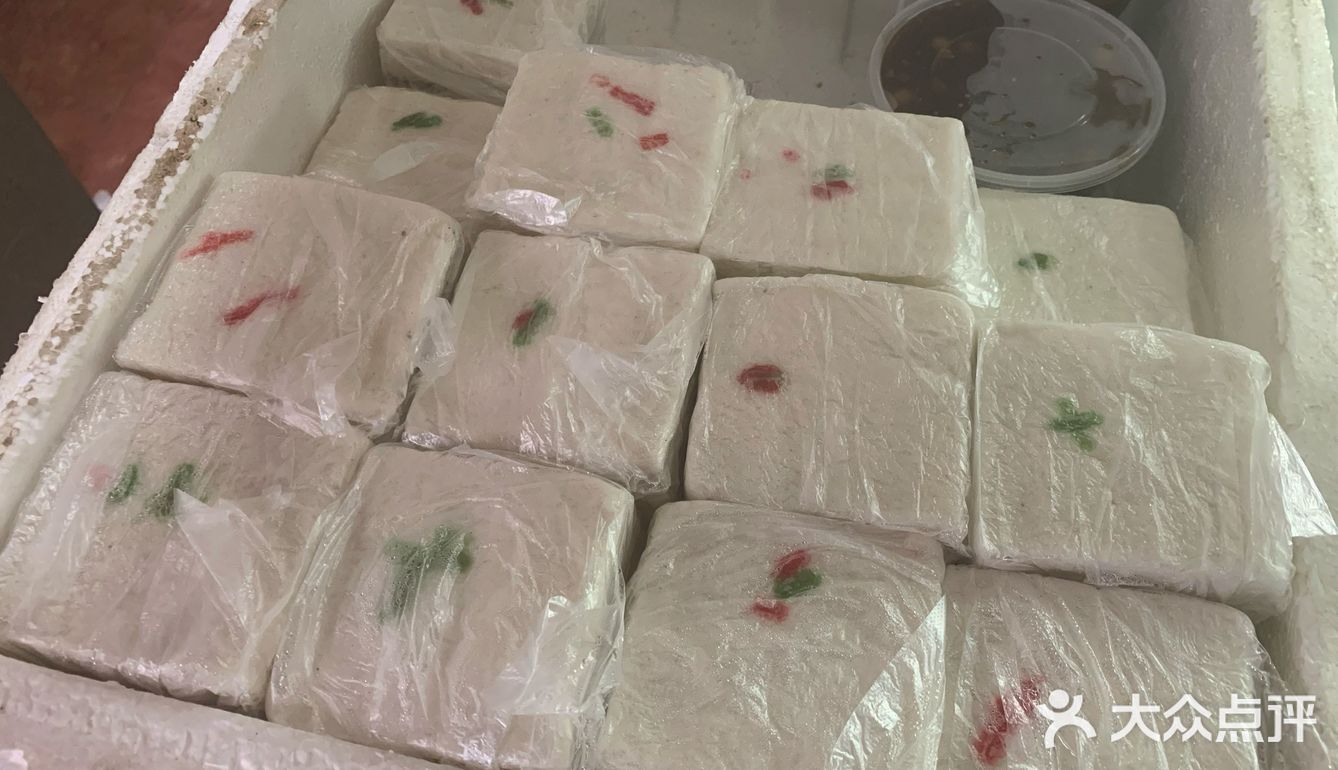 米糕就有很明显的米糕的颗粒感,我还是更爱福州的米糕