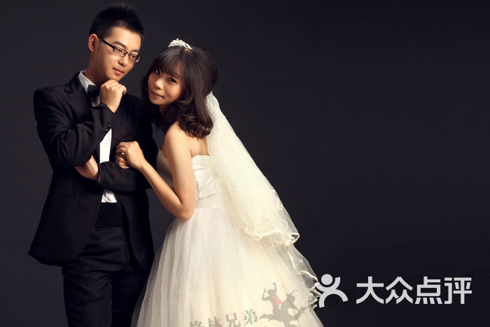 兄弟婚纱摄影工作室_格林兄弟婚纱摄影工作室(2)