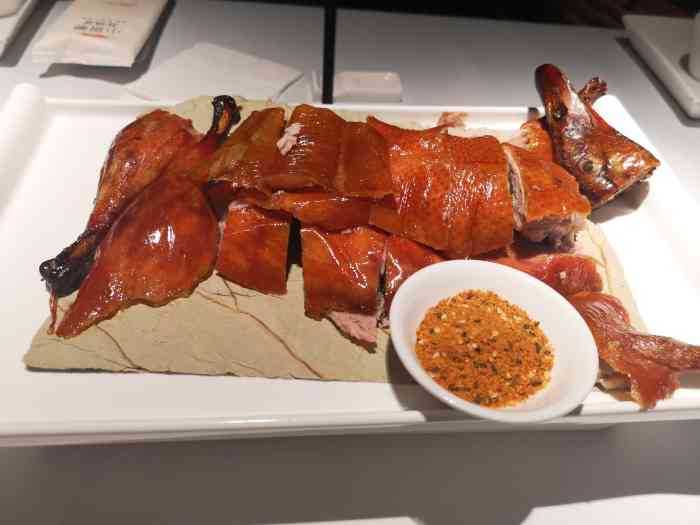 精炙果木烤鸭(仲盛世界商城店"每次来莘庄就想到这里的烤鸭 烤鸭