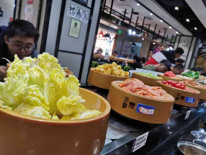汤响自助回转火锅(凯德广场店)-"49一位的自助火锅～.