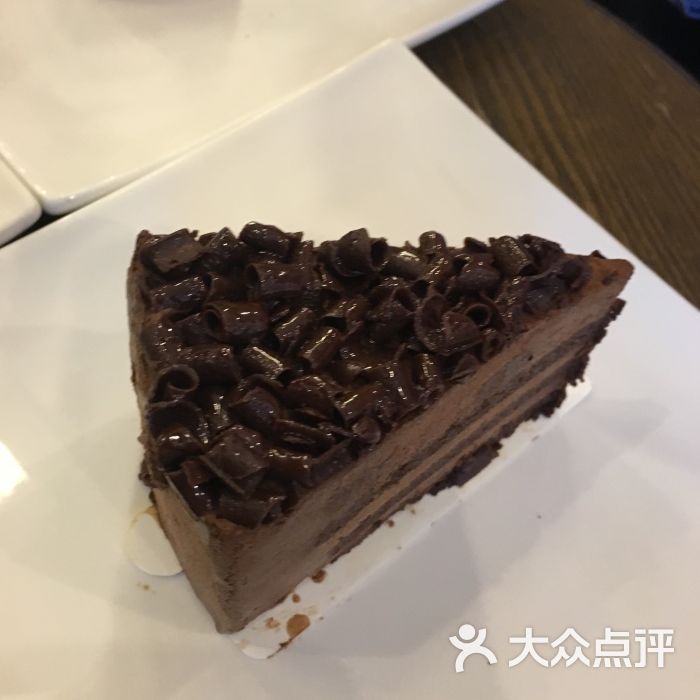 星巴克(厦门世贸商城店)三重黑巧蛋糕图片 - 第3张