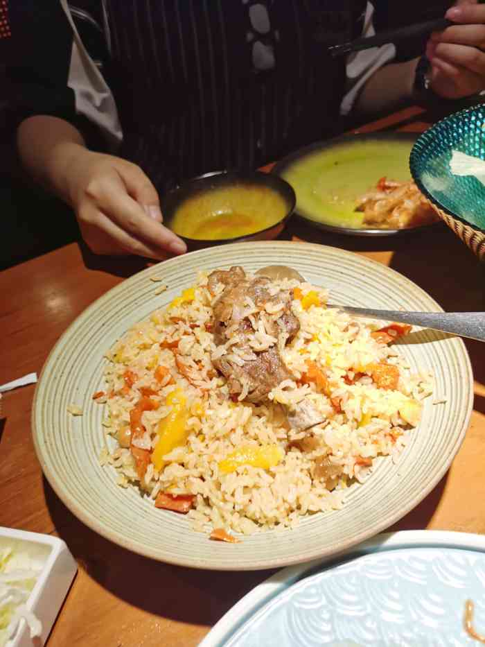 在龙之梦7楼,饭点时间排队也不用特别久,但是对于重口味的人来说超