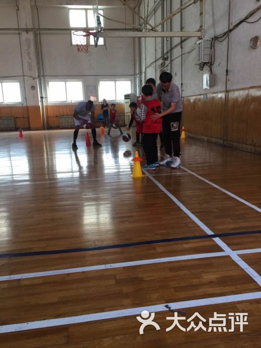 文思外教英语篮球培训(和平店)-图片-天津运动