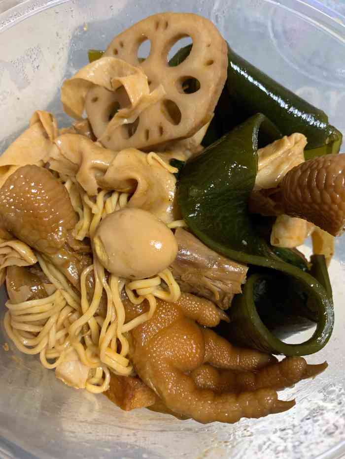 曹氏鸭脖(第v大道店"曹氏鸭脖是大多数人都喜欢吃的东西,便宜又.
