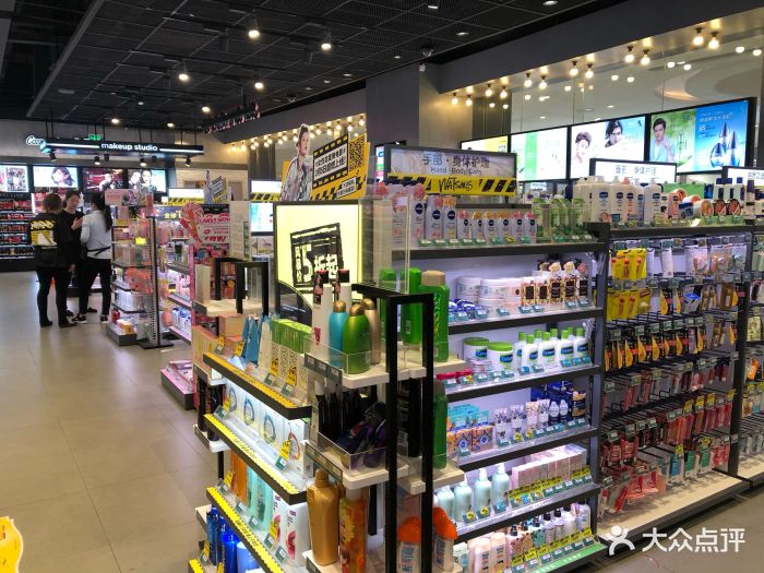 屈臣氏店内环境图片