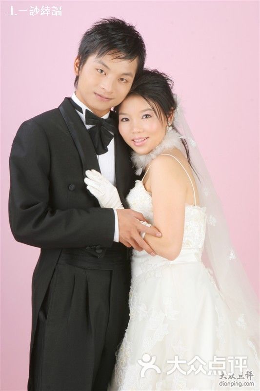 阿娅娜·恩吉妮尔_云妮尔婚纱摄影网站(2)